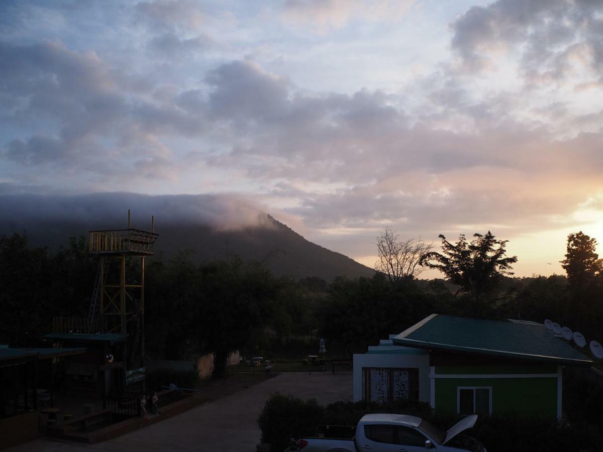 Chomduen Phu Kao Resort Non Sang Bagian luar foto